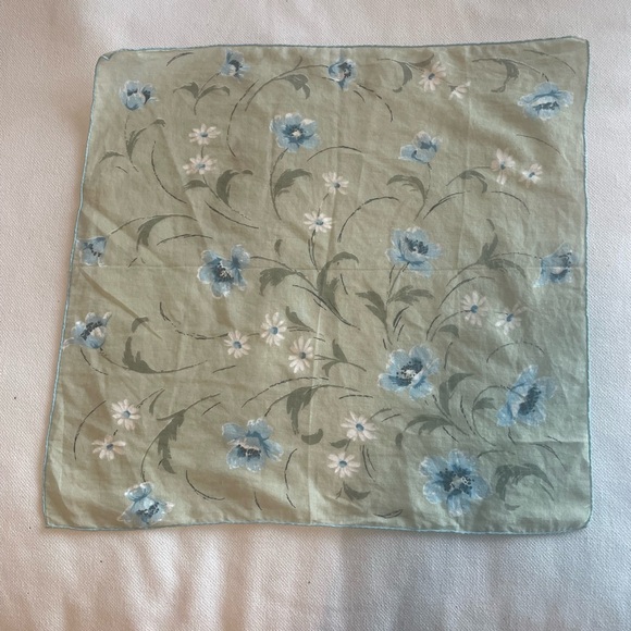 Handkerchief Green Cotton with Blue Flowers  Vintage  1950’s - Picture 2 of 4